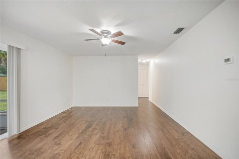 House in Orlando, Florida 3 bedrooms, 141.95 sq.m. № 2272922 - photo 20