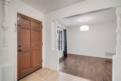 House in Orlando, Florida 3 bedrooms, 141.95 sq.m. № 2272922 - photo 5