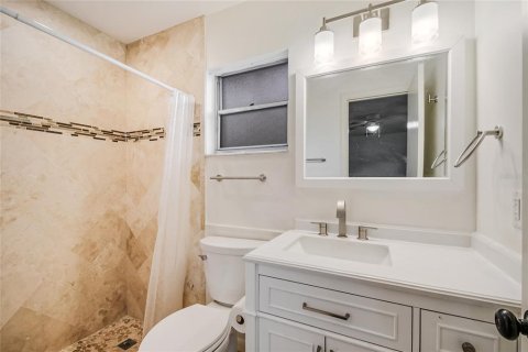 House in Orlando, Florida 3 bedrooms, 141.95 sq.m. № 2272922 - photo 18
