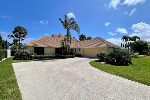 Villa ou maison à vendre à West Palm Beach, Floride: 4 chambres, 228.82 m2 № 2026006 - photo 2