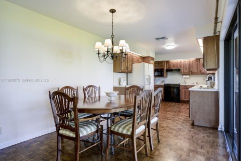 Villa ou maison à vendre à West Palm Beach, Floride: 4 chambres, 228.82 m2 № 2026006 - photo 17