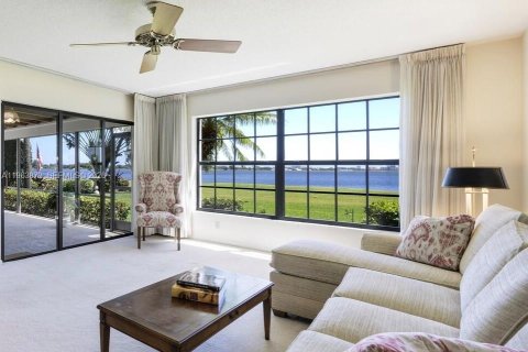 Villa ou maison à vendre à West Palm Beach, Floride: 4 chambres, 228.82 m2 № 2026006 - photo 10