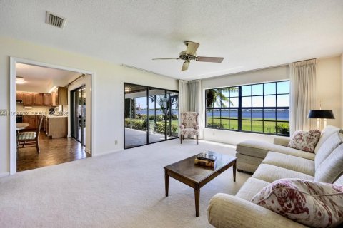 Villa ou maison à vendre à West Palm Beach, Floride: 4 chambres, 228.82 m2 № 2026006 - photo 9