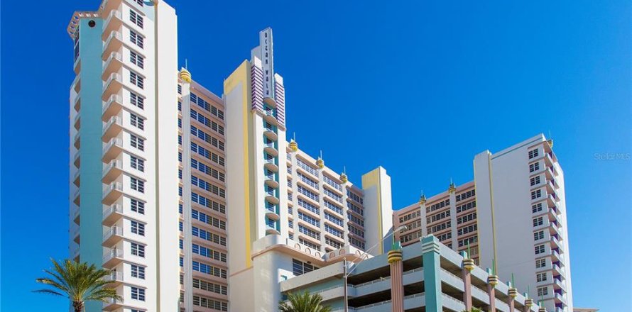 Condo in Daytona Beach, Florida, 1 bedroom № 2106148