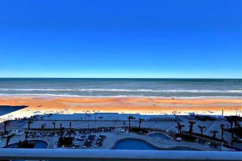 Condo in Daytona Beach, Florida, 1 bedroom № 2106148 - photo 2