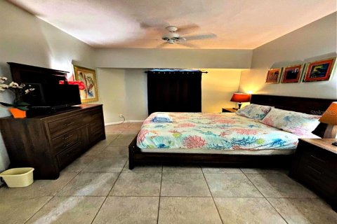 Condo in Daytona Beach, Florida, 1 bedroom № 2106148 - photo 4