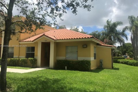 Villa ou maison à Sunrise, Floride 2 chambres, 80.36 m2 № 2068709