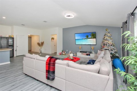 House in Mascotte, Florida 4 bedrooms, 216.83 sq.m. № 1548576 - photo 10