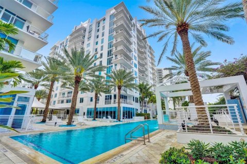 Condo in Fort Lauderdale, Florida, 3 bedrooms  № 1040855 - photo 1