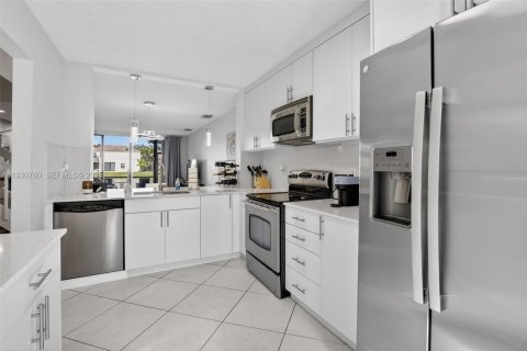 Copropriété à vendre à Plantation, Floride: 2 chambres, 117.99 m2 № 1989948 - photo 10