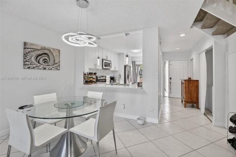 Copropriété à vendre à Plantation, Floride: 2 chambres, 117.99 m2 № 1989948 - photo 16