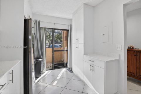 Copropriété à vendre à Plantation, Floride: 2 chambres, 117.99 m2 № 1989948 - photo 11