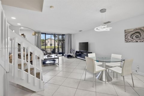 Copropriété à vendre à Plantation, Floride: 2 chambres, 117.99 m2 № 1989948 - photo 3