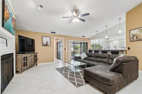 Villa ou maison à vendre à Clearwater, Floride: 4 chambres, 266.26 m2 № 2151619 - photo 18