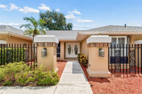Villa ou maison à vendre à Clearwater, Floride: 4 chambres, 266.26 m2 № 2151619 - photo 4