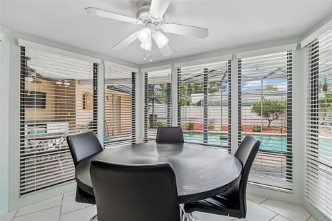 Villa ou maison à vendre à Clearwater, Floride: 4 chambres, 266.26 m2 № 2151619 - photo 23