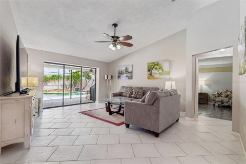 Villa ou maison à vendre à Clearwater, Floride: 4 chambres, 266.26 m2 № 2151619 - photo 8