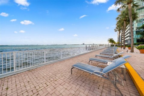 Condominio en alquiler en Miami, Florida, 1 dormitorio, 81.75 m2 № 2030721 - foto 27