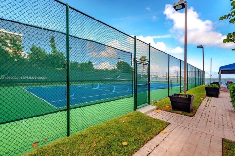 Condominio en alquiler en Miami, Florida, 1 dormitorio, 81.75 m2 № 2030721 - foto 26