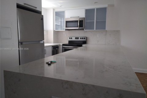 Condominio en alquiler en Miami, Florida, 1 dormitorio, 81.75 m2 № 2030721 - foto 2