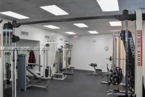 Condominio en alquiler en Miami, Florida, 1 dormitorio, 81.75 m2 № 2030721 - foto 19