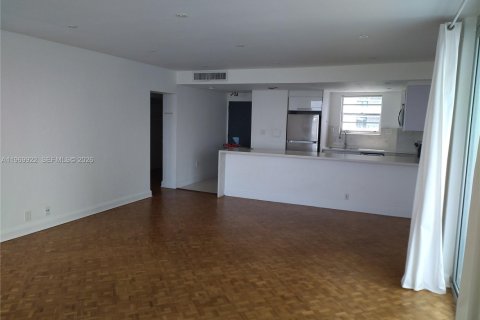 Condominio en alquiler en Miami, Florida, 1 dormitorio, 81.75 m2 № 2030721 - foto 7