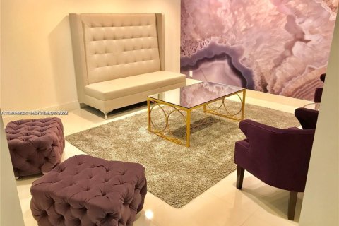 Condominio en alquiler en Miami, Florida, 1 dormitorio, 81.75 m2 № 2030721 - foto 21