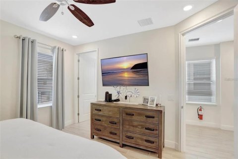 Villa ou maison à louer à Kissimmee, Floride: 4 chambres, 191.94 m2 № 1843263 - photo 12