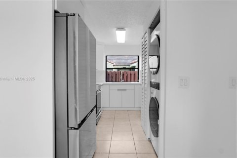 Adosado en venta en Hialeah, Florida, 3 dormitorios, 146.97 m2 № 1924514 - foto 13