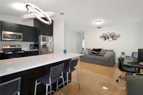 Villa ou maison à vendre à Miami, Floride: 4 chambres, 152.82 m2 № 2060360 - photo 13