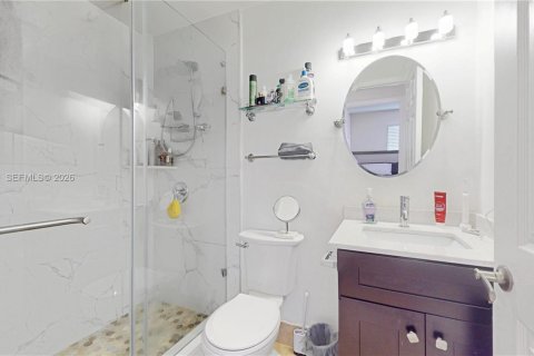 Villa ou maison à vendre à Miami, Floride: 4 chambres, 152.82 m2 № 2060360 - photo 22