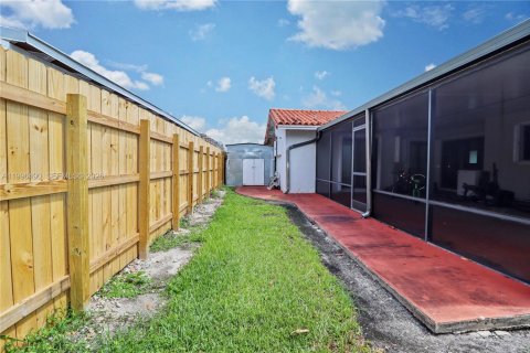 Villa ou maison à vendre à Miami, Floride: 4 chambres, 152.82 m2 № 2060360 - photo 28
