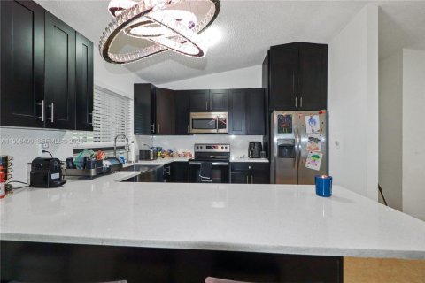 Villa ou maison à vendre à Miami, Floride: 4 chambres, 152.82 m2 № 2060360 - photo 9