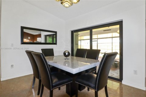 Villa ou maison à vendre à Miami, Floride: 4 chambres, 152.82 m2 № 2060360 - photo 7