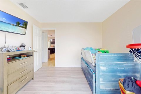 Villa ou maison à vendre à Miami, Floride: 4 chambres, 152.82 m2 № 2060360 - photo 18