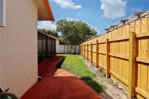 Villa ou maison à vendre à Miami, Floride: 4 chambres, 152.82 m2 № 2060360 - photo 29