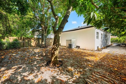Villa ou maison à vendre à Miami, Floride: 4 chambres, 84.73 m2 № 2087884 - photo 27