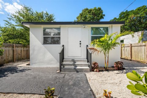 Villa ou maison à vendre à Miami, Floride: 4 chambres, 84.73 m2 № 2087884 - photo 2