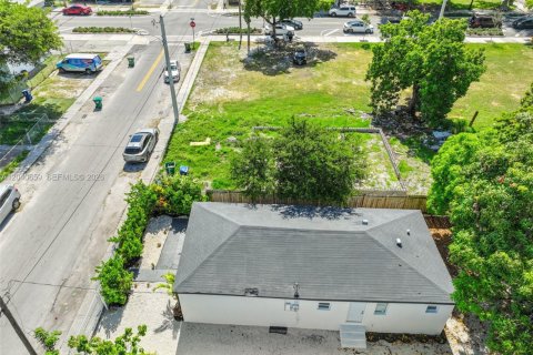 Villa ou maison à vendre à Miami, Floride: 4 chambres, 84.73 m2 № 2087884 - photo 29
