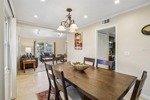 House in Sarasota, Florida 3 bedrooms, 181.9 sq.m. № 2391193 - photo 19