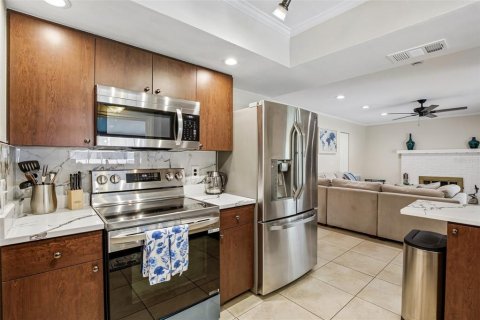 House in Sarasota, Florida 3 bedrooms, 181.9 sq.m. № 2391193 - photo 24