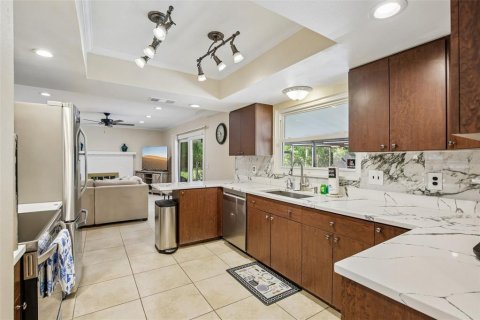 House in Sarasota, Florida 3 bedrooms, 181.9 sq.m. № 2391193 - photo 23