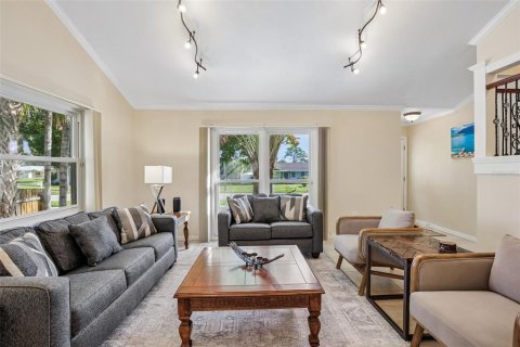 House in Sarasota, Florida 3 bedrooms, 181.9 sq.m. № 2391193 - photo 16