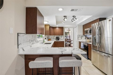 House in Sarasota, Florida 3 bedrooms, 181.9 sq.m. № 2391193 - photo 22