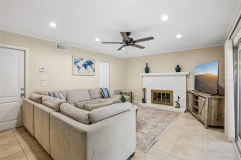 House in Sarasota, Florida 3 bedrooms, 181.9 sq.m. № 2391193 - photo 12