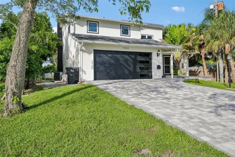 House in Sarasota, Florida 3 bedrooms, 181.9 sq.m. № 2391193 - photo 6