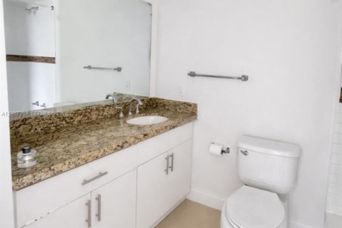 Снять в аренду кондоминиум в Норт-Бей-Виллидж, Флорида 1 спальня, 57.6м2, № 2031628 - фото 6