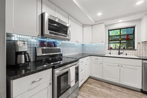 Copropriété à vendre à Tarpon Springs, Floride: 2 chambres, 103.59 m2 № 2220759 - photo 17