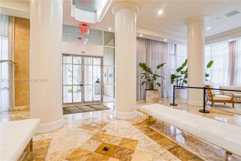 Condominio en alquiler en Miami, Florida, 2 dormitorios, 98.94 m2 № 1971949 - foto 23