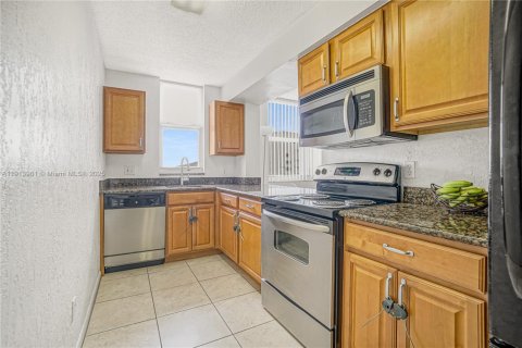 Condominio en alquiler en Miami, Florida, 2 dormitorios, 98.94 m2 № 1971949 - foto 5